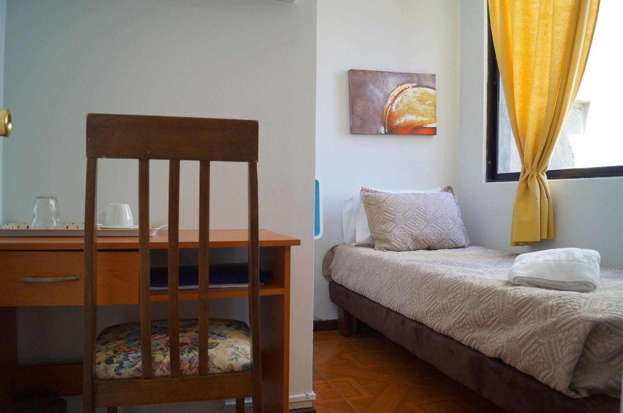 Residencial Universitaria ซานติอาโก ภายนอก รูปภาพ